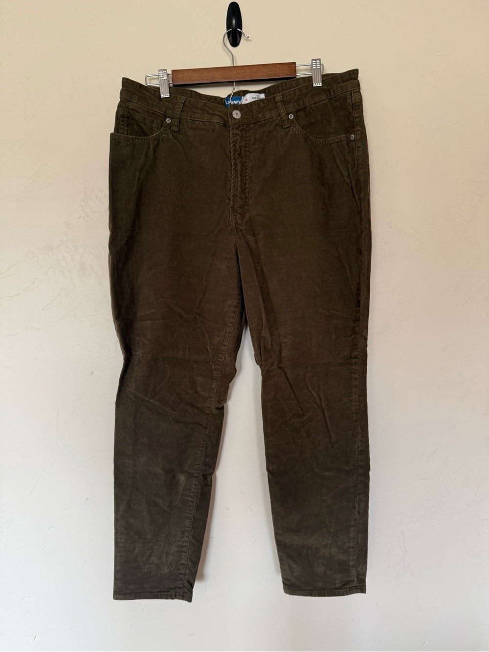 Women’s Corduroy Pants in Dark Olive